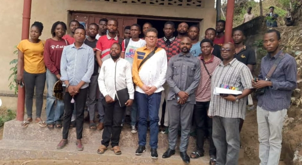 Formation des Jeunes sur l'Usage des Réseaux Sociaux et la Communication à l'Église Arche de l'Alliance